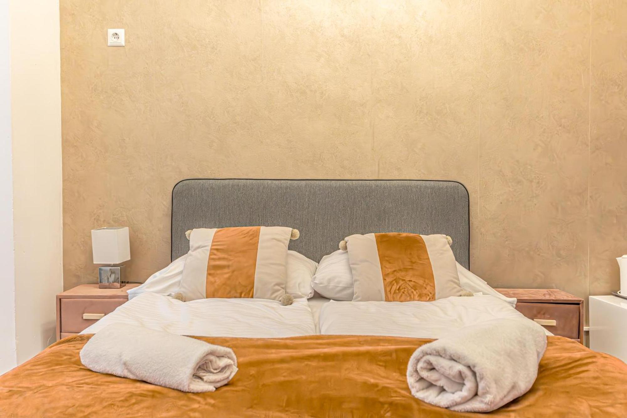 Superbly 9br Complex Ideal For 25 People