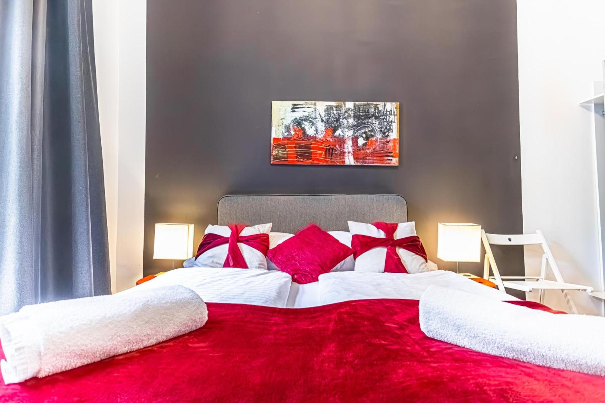 Superbly 9br Complex Ideal For 25 People Apartment *