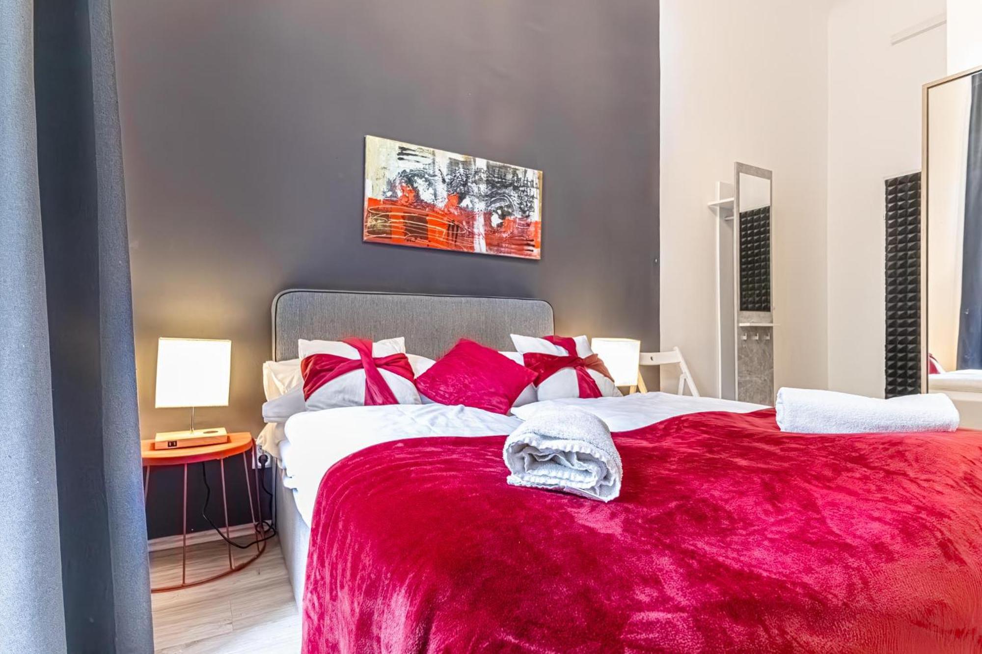 Superbly 9br Complex Ideal For 25 People Apartment Wien