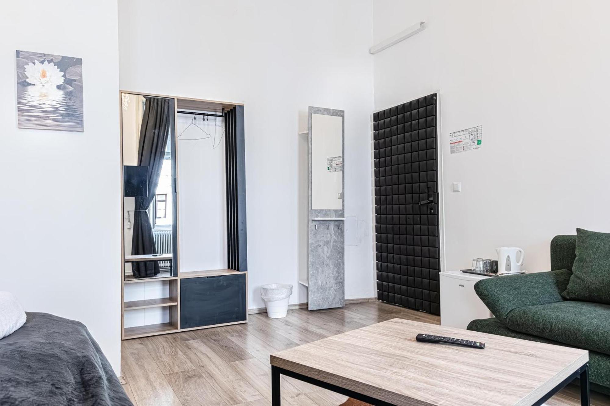 Superbly 9br Complex Ideal For 25 People Wien