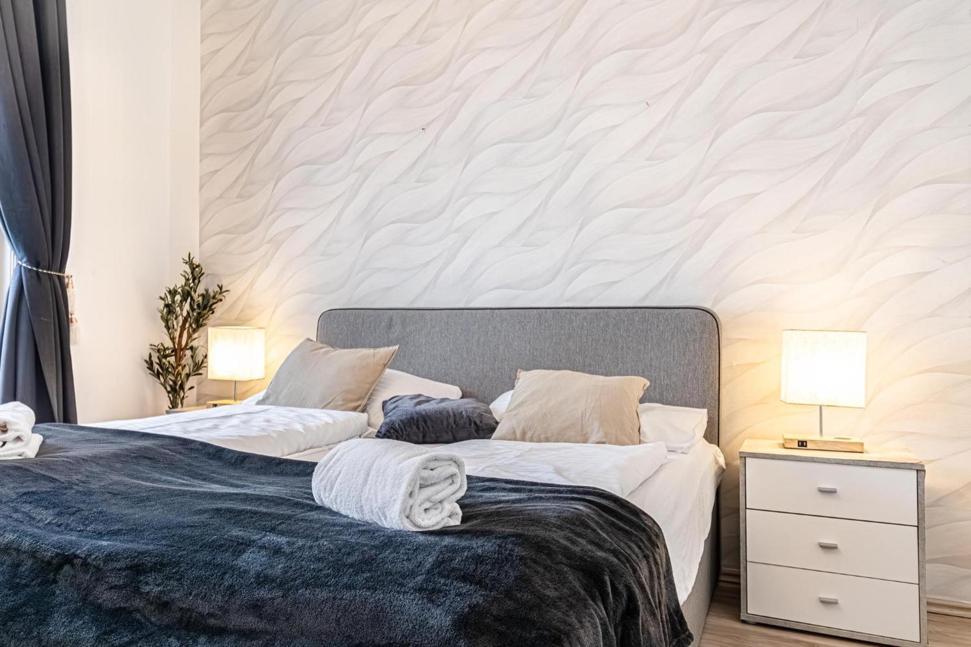 Superbly 9br Complex Ideal For 25 People Apartment