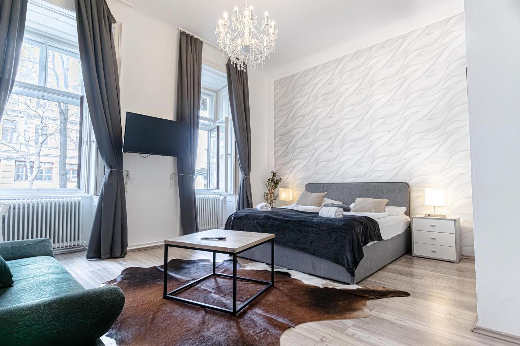 Apartment Superbly 9br Complex Ideal For 25 People *