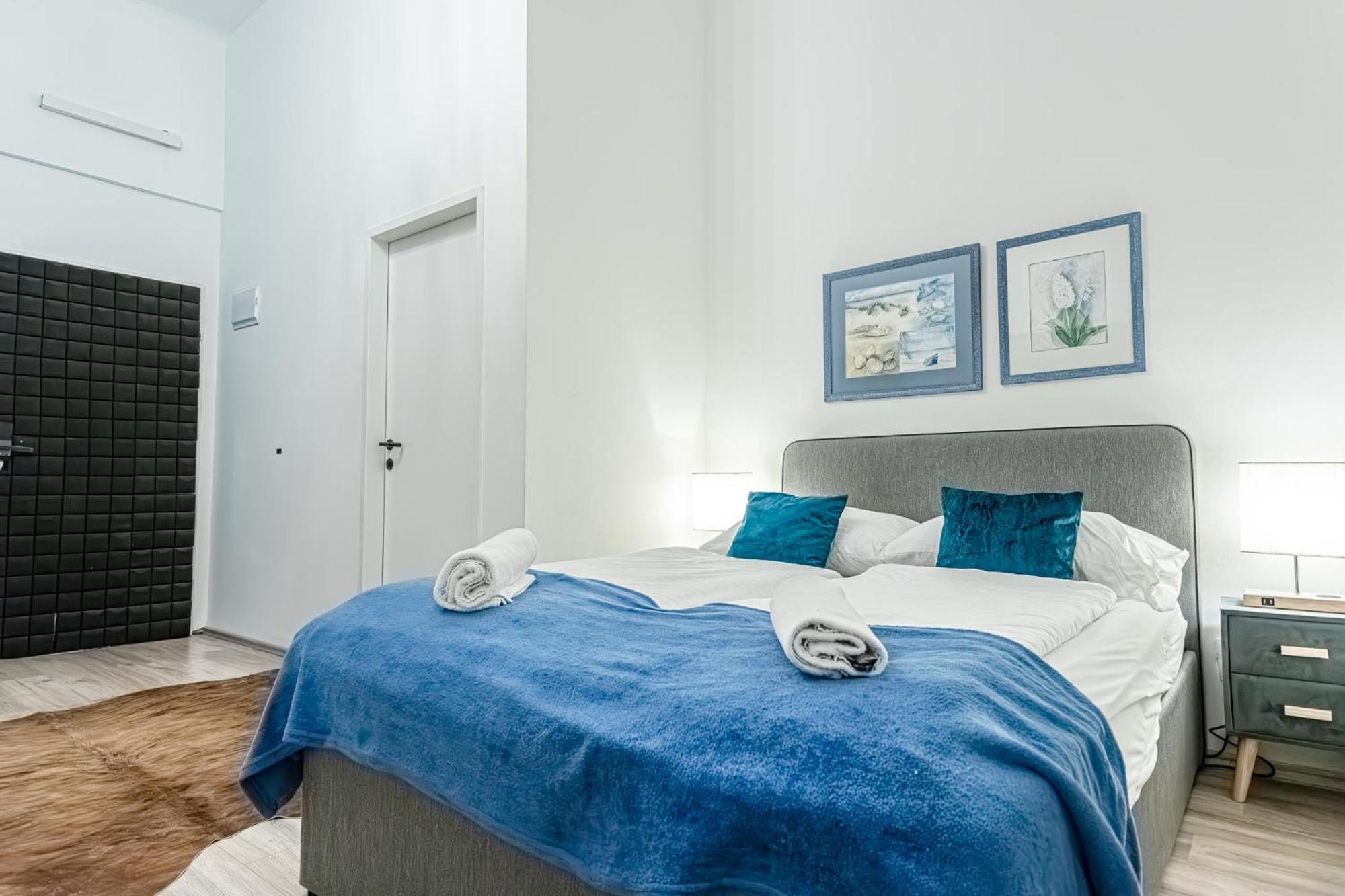 Superbly 9br Complex Ideal For 25 People Apartment Wien